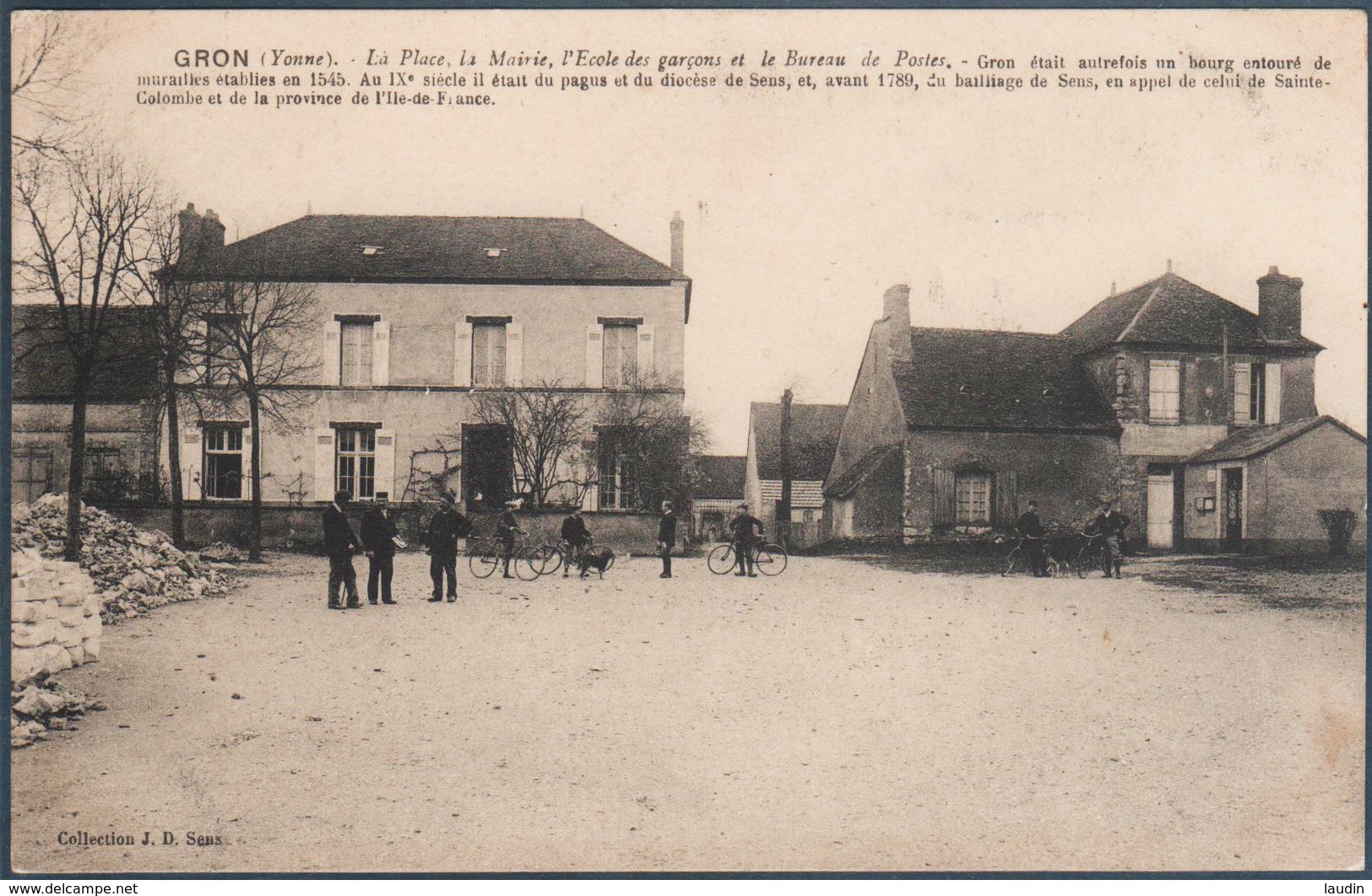 Gron , La Place , La Mairie , L'école Des Garçons Et Le Bureau De Postes , Animée - Autres & Non Classés