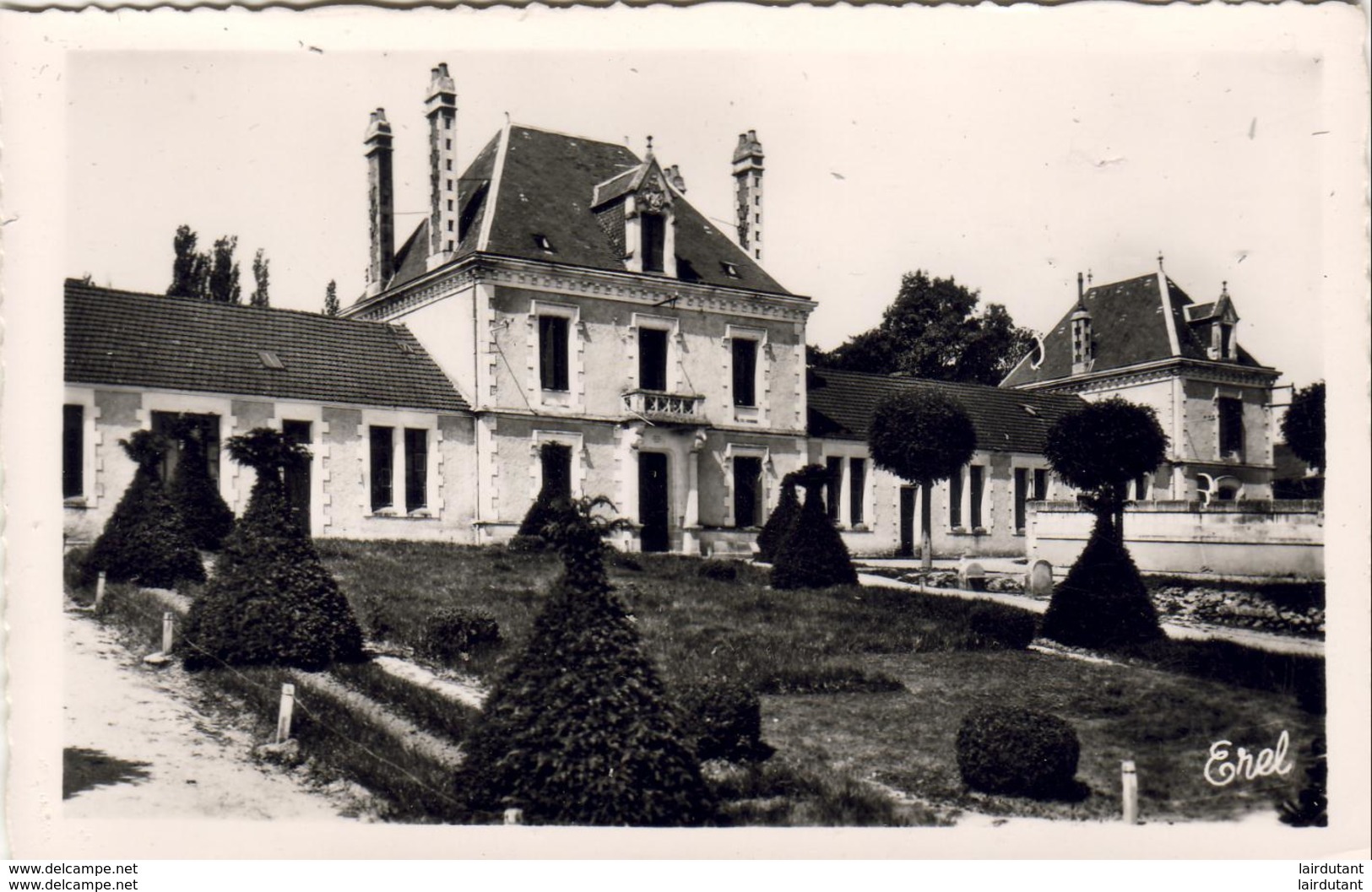 D24  RIBERAC L'Ecole Des Filles Et Le Square A.Pinassaud - Riberac