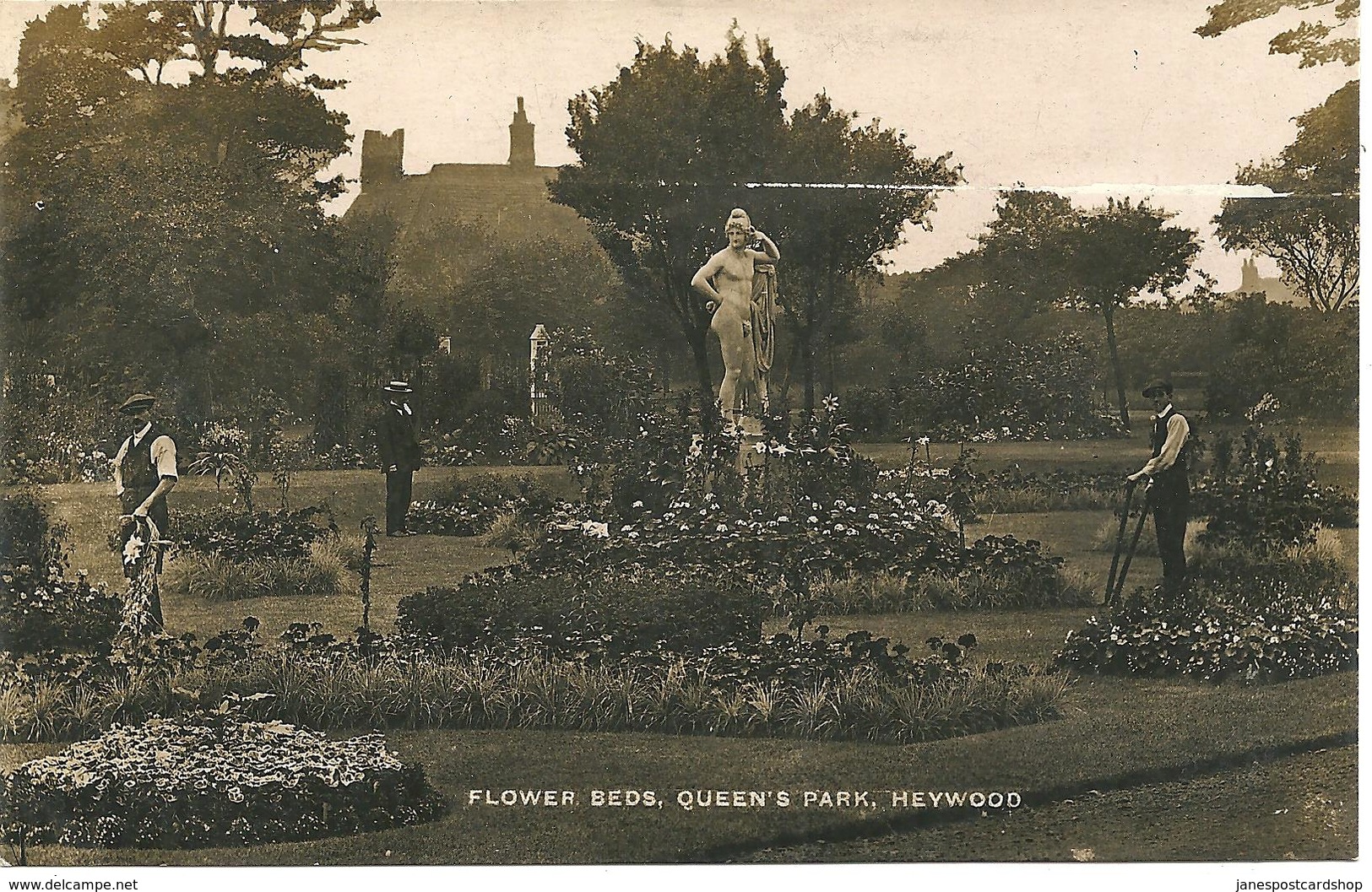 REAL PHOTOGRAPHIC POSTCARD - FLOWER BEDS - QUEENS PARK - HEYWOOD - ROCHDALE -GREATER MANCHESTER - Sonstige & Ohne Zuordnung