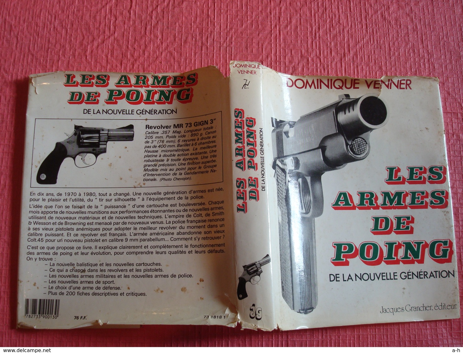 Le livre des armes , D. Venner . 1982