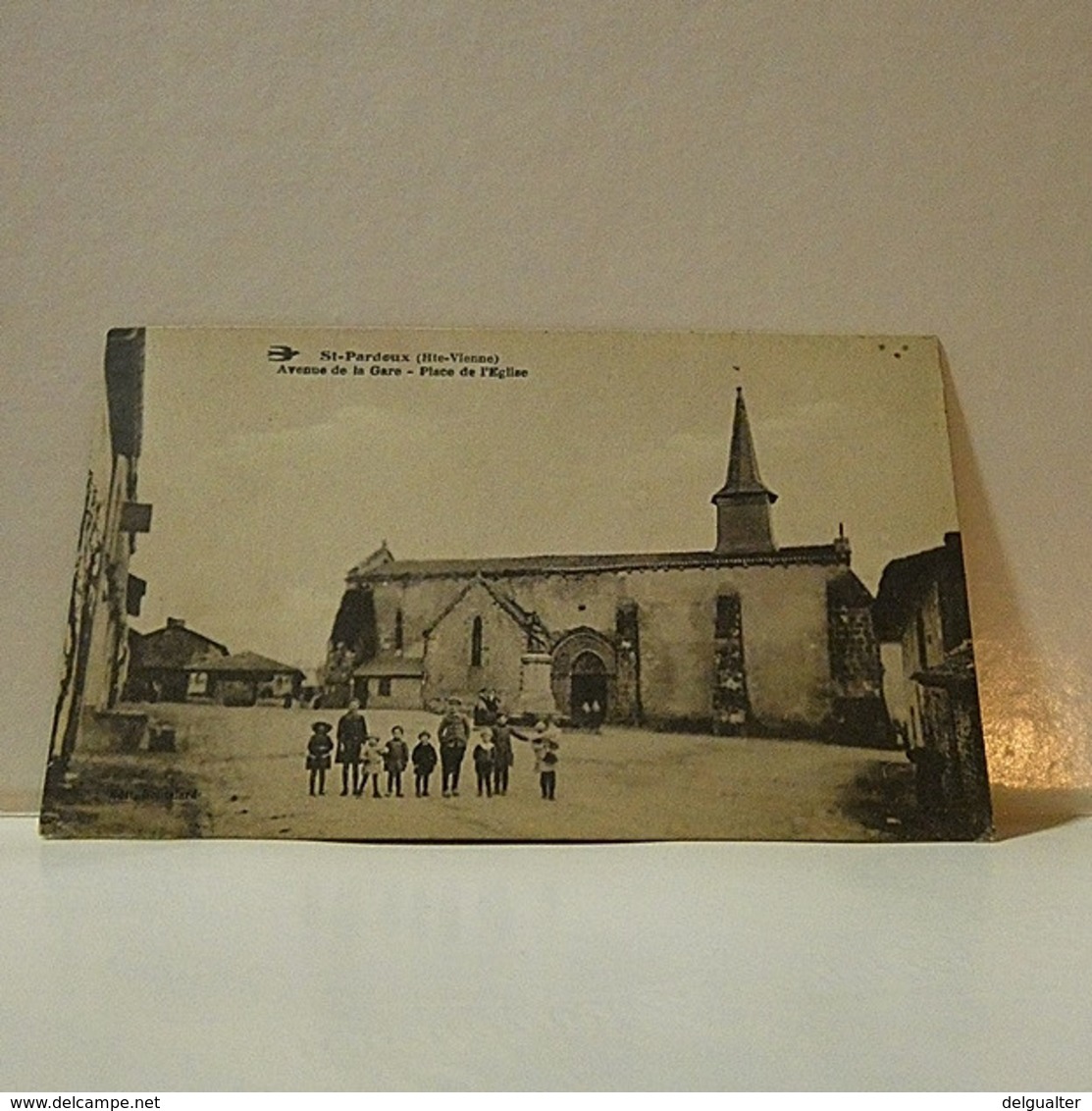 St-Pardoux - Avenue De La Gare - Place De L'Eglise - Autres & Non Classés