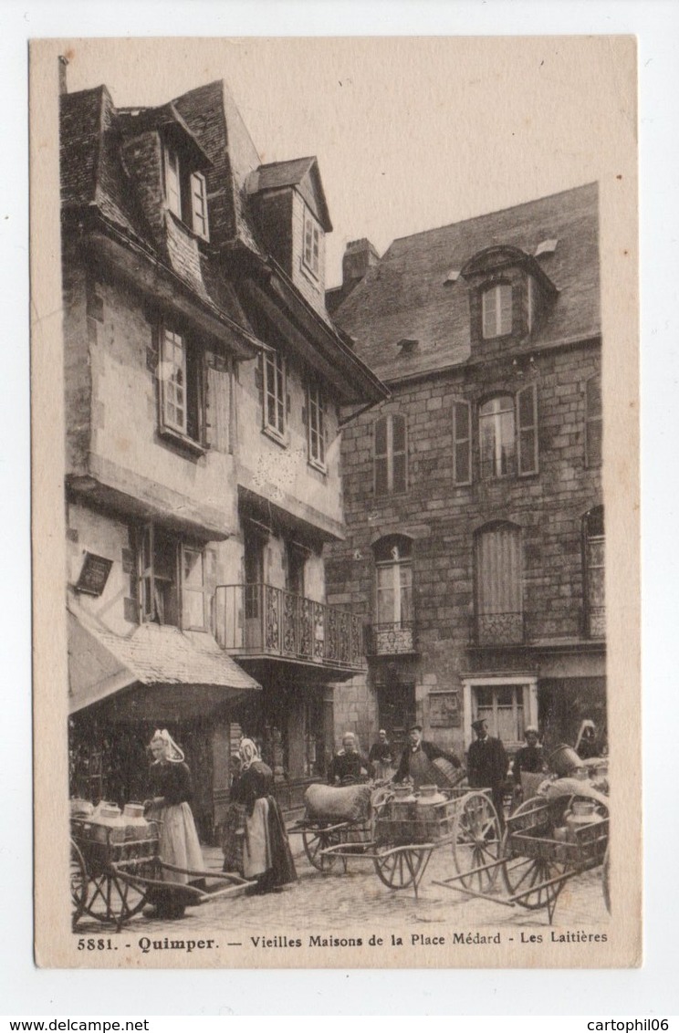 - CPA QUIMPER (29) - Vieilles Maisons De La Place Médard 1939 - Les Laitières (belle Animation) - N° 5881 - - Quimper