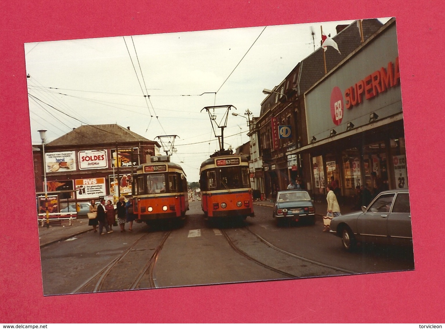 Photo  Courcelles = TRAM  Trieux  Changement  De  Couleurs - Autres & Non Classés