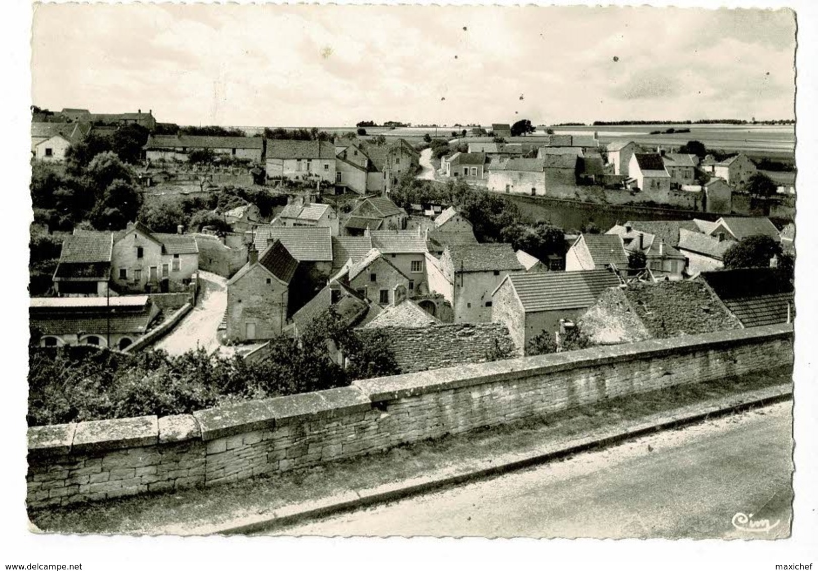 Cruzy Le Chatel - Vue Sur La Maladière - Circulé 1968 - Cruzy Le Chatel