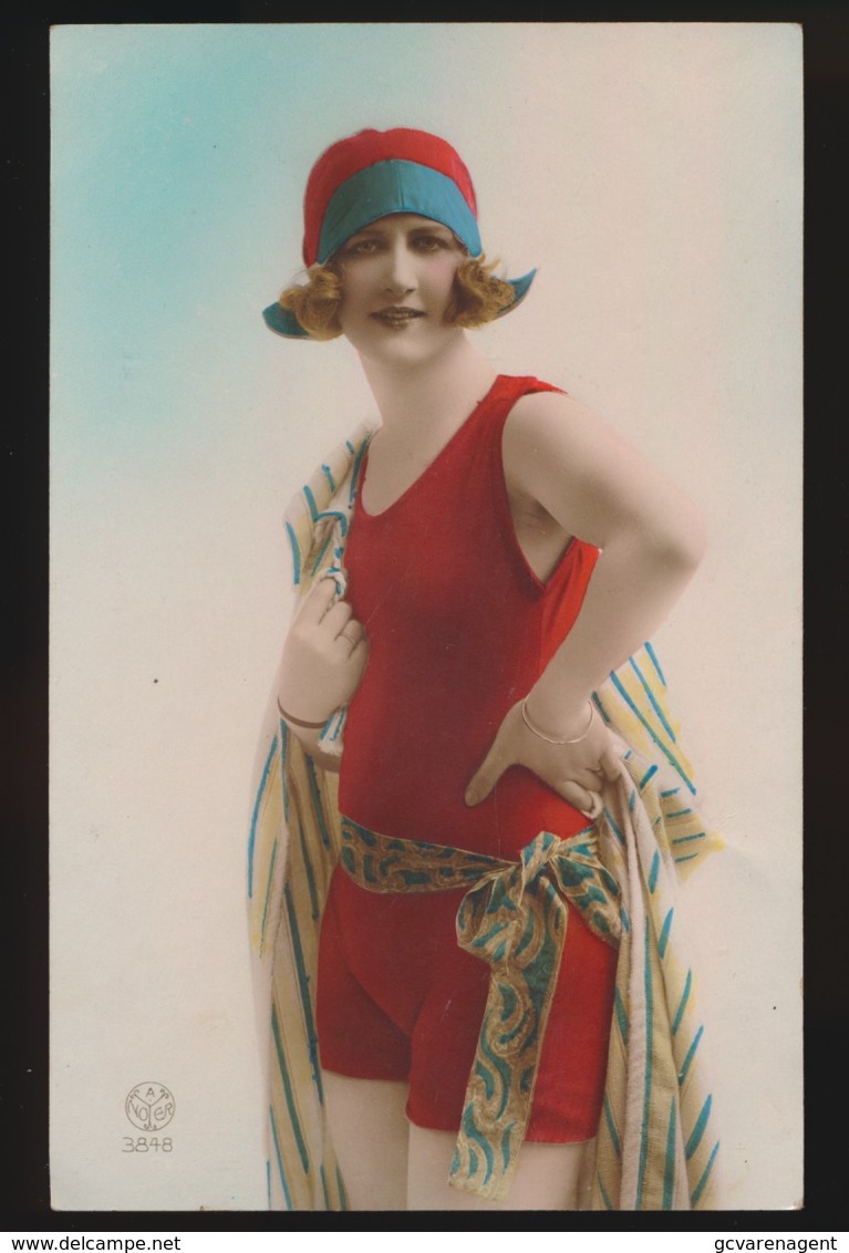 BELLE FEMME    MOOIE VROUW   CARTE PHOTO -  FOTOKAART - Femmes