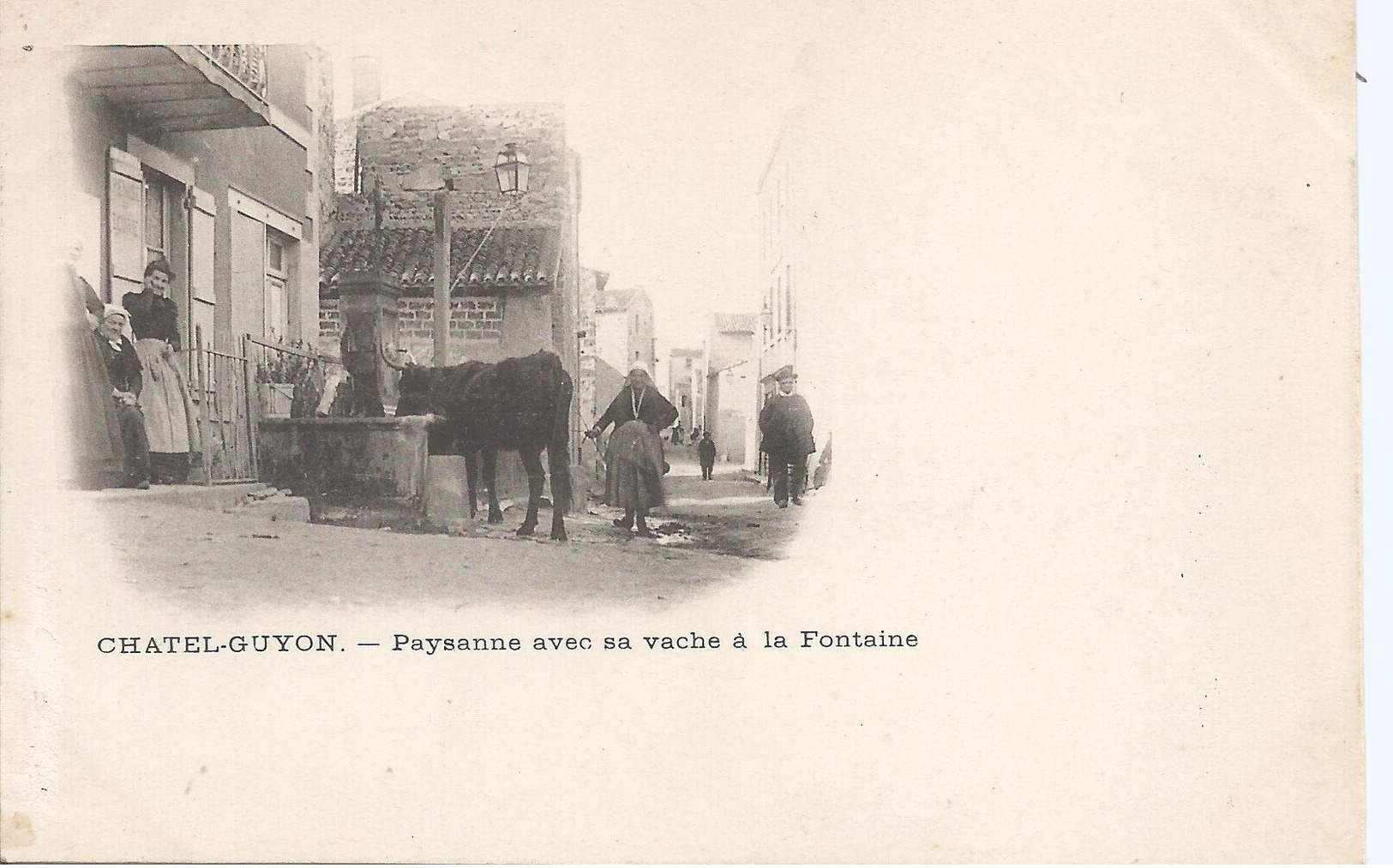 CPA 29 - PUY DE DOME -  CHATELGUYON  Paysanne Avec Sa Vache A La Fontaine --  Animations - Other & Unclassified