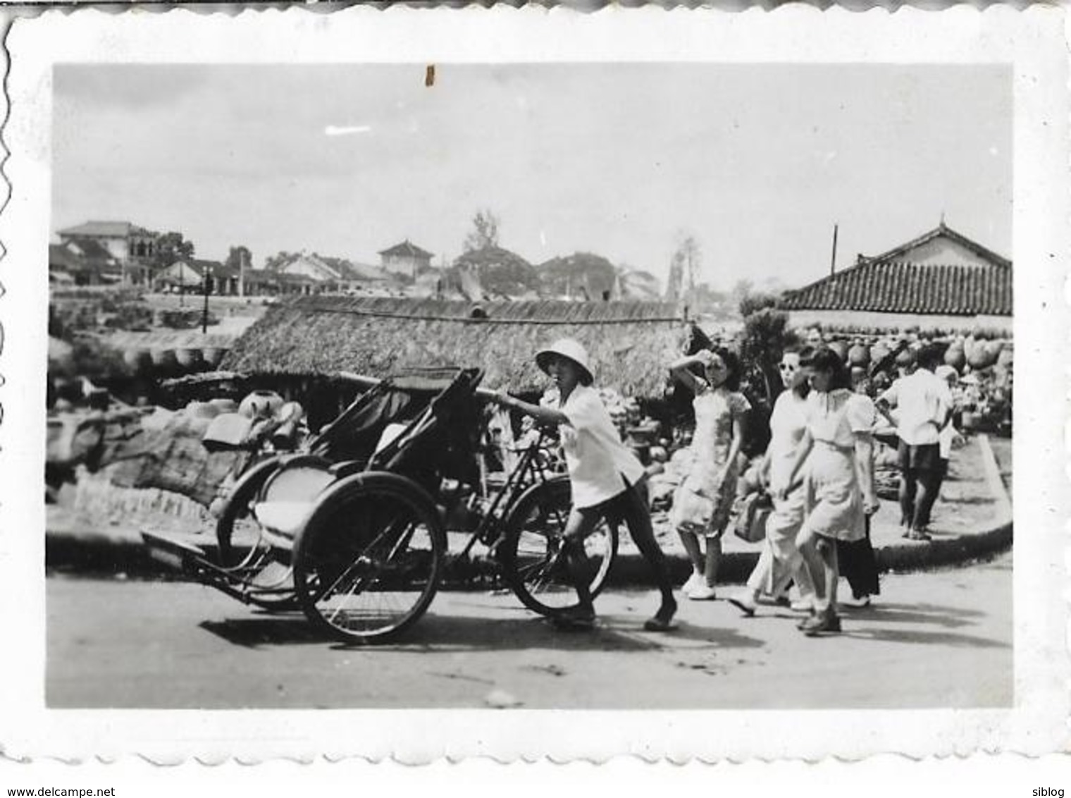 PHOTO - VIETNAM - Joli Pousse Pousse Avec Touristes - Ft 8,5 X 6 Cm - Other & Unclassified