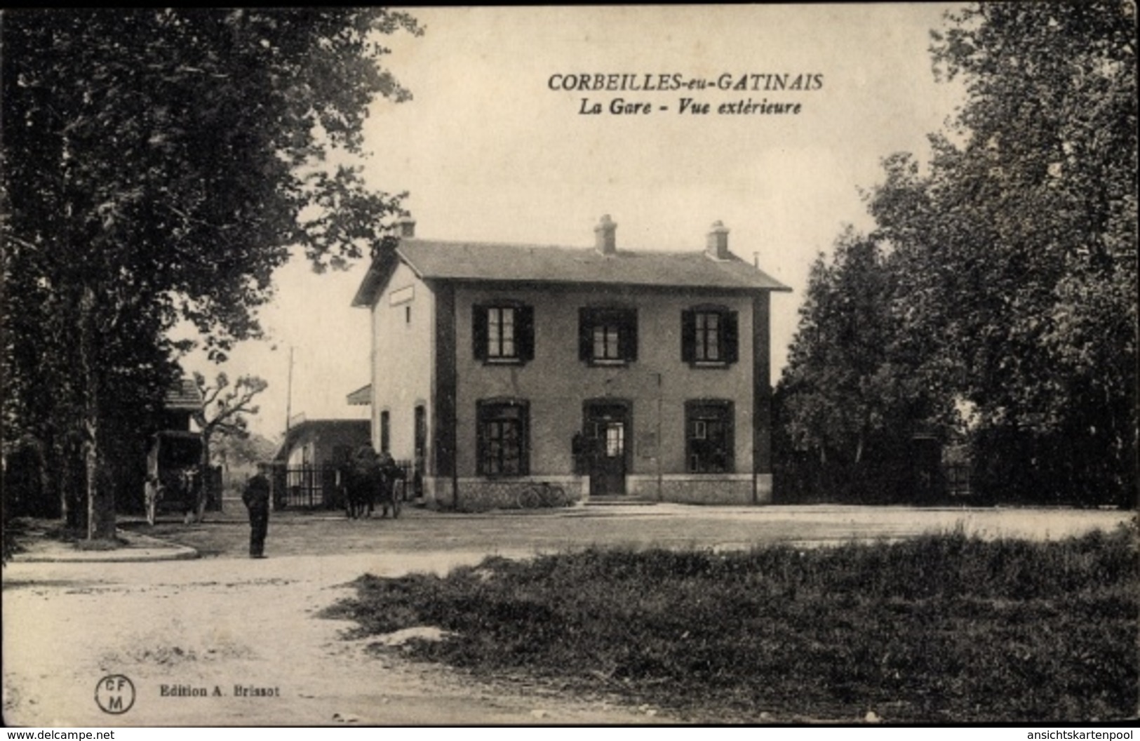 Cp Corbeilles En Gatinais Loiret, La Gare, Bahnhof, Straßenseite - Other & Unclassified