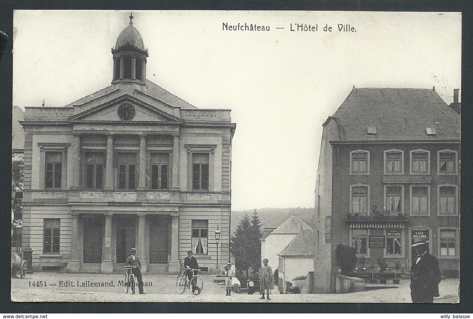 +++ CPA - NEUCHATEAU - L'Hôtel De Ville - Café Billard   // - Neufchâteau