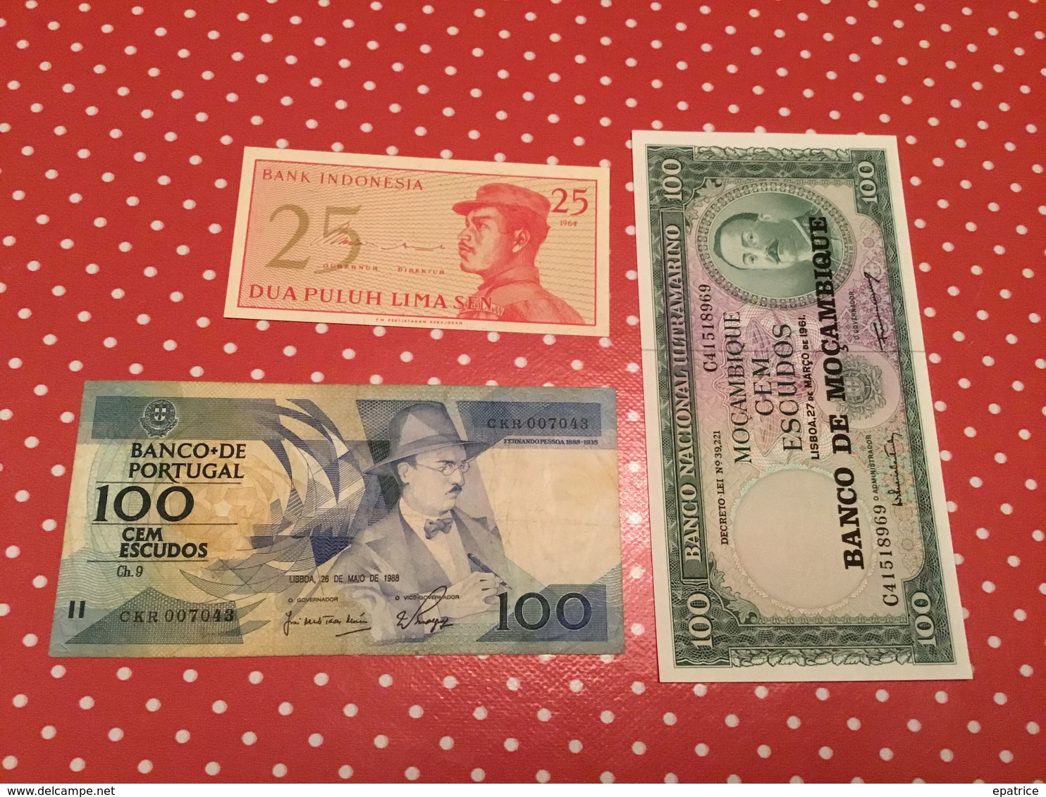 LOT DE 3 BILLETS Voir Le Scan - Lots & Kiloware - Banknotes