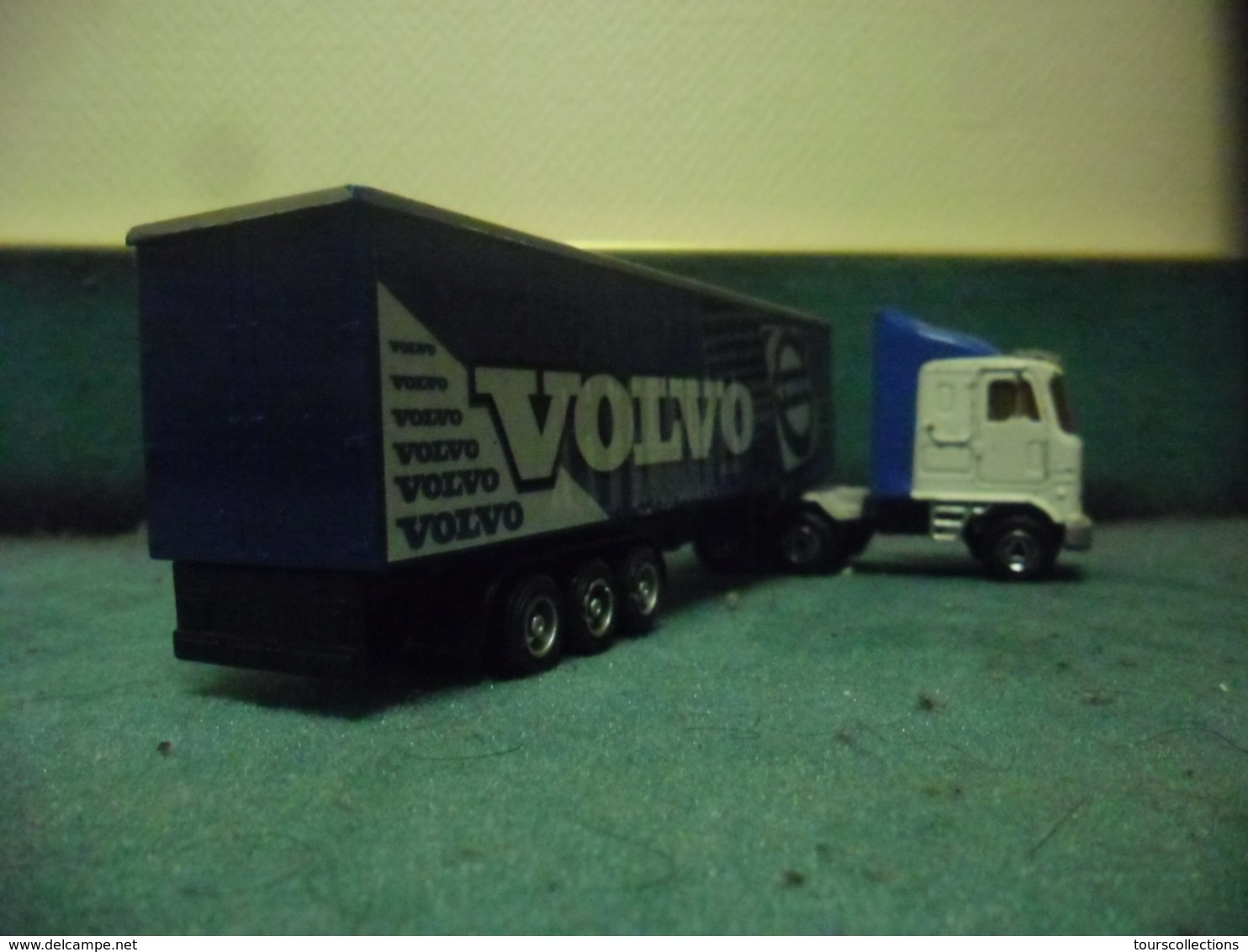 CAMION PUB VOLVO - Remorque KENTOYS De 1998 Et Tracteur Majorette Au 1/60 ° - Matchbox