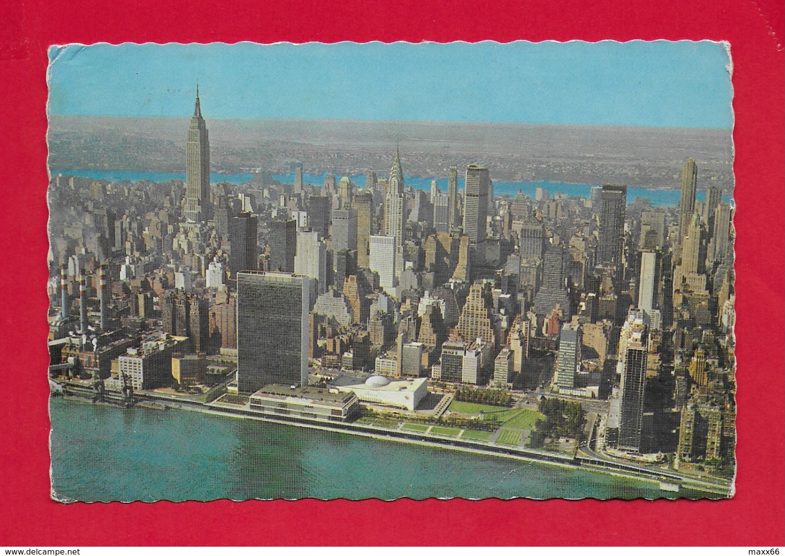 CARTOLINA VG STATI UNITI - NEW YORK - United Nations Building With East River - 10 X 15 - ANN. 1974 - Viste Panoramiche, Panorama