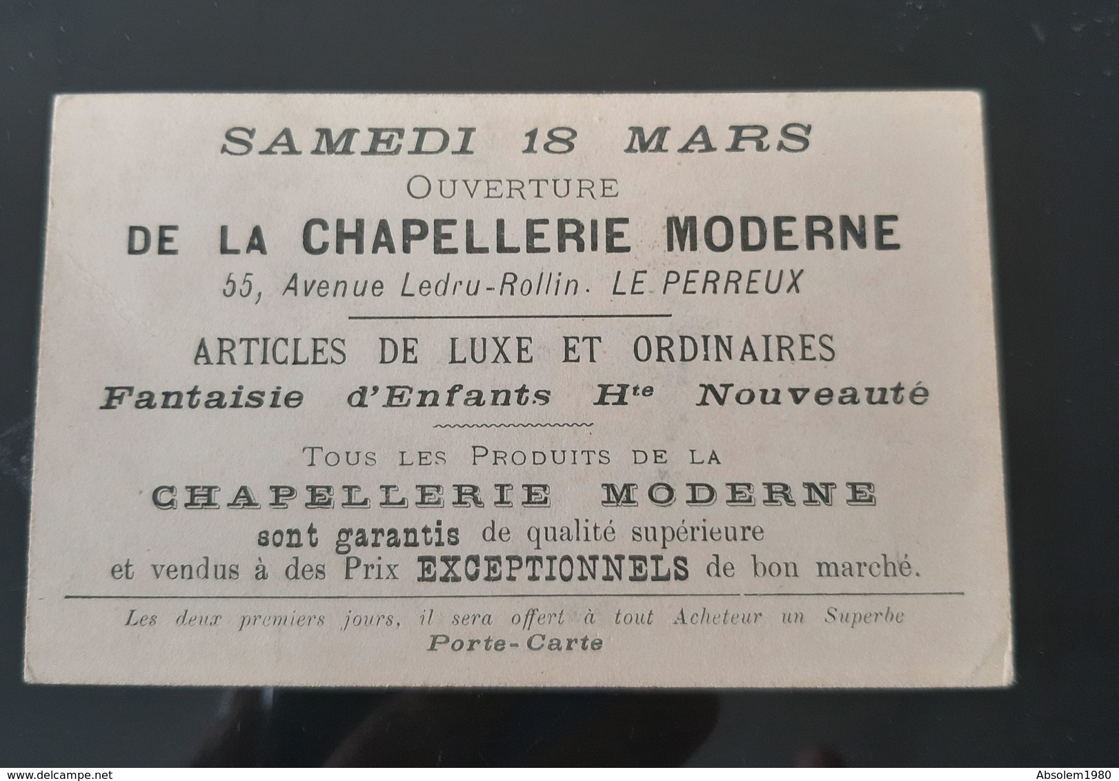 CHAPELLERIE MODERNE LE PERREUX LES PATRONS LES DOMESTIQUES CHROMO ANCIENNE ANTIQUE TRADE CARD HAT STORE - Autres & Non Classés