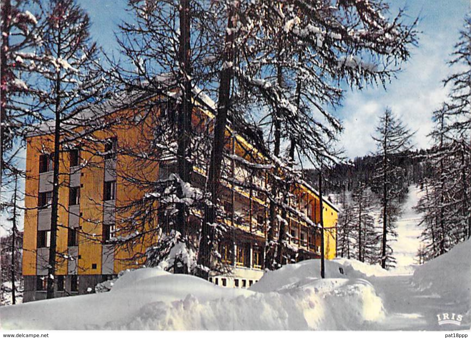 ** Lot De 2 Cartes ** 05 - VARS LES CLAUX : Le Centre UCPA - CPSM  Grand Format 1970's - Hautes Alpes - Andere & Zonder Classificatie