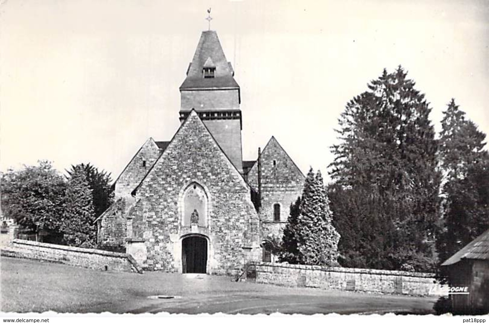 69 - LYONS LA FORET : L'église - CPSM Dentelée Noir Blanc Format CPA 1962 - Rhône - Lyons-la-Forêt