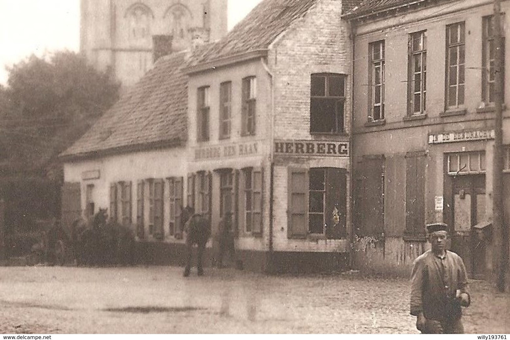 Kortemark Dorp Met Kerk En "herberg Den Haan" En "in De Eendracht" 1917  Duitse  Fotokaart 1914 1918 - 14 Cm X 9 Cm - Kortemark