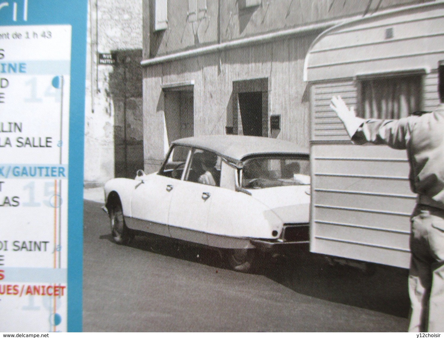 CALENDRIER 2017 CITROEN DS  2 CV AMI 6 SIMCA 1000 TRIUMPH RENAULT 4 PEUGEOT 304 GENDARME - Voitures