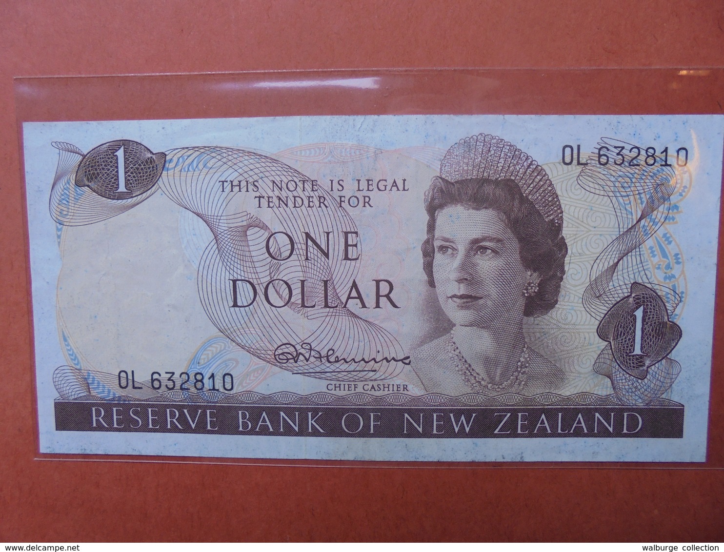 NEW-ZEALAND 1$ 1967-81 CIRCULER (B.3) - New Zealand