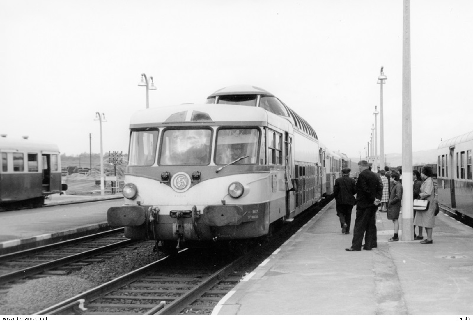 Arvant. Autorail Panoramique X 4204. Train "Le Cévenol". Cliché Jacques Bazin. 24-04-1968 - Trains