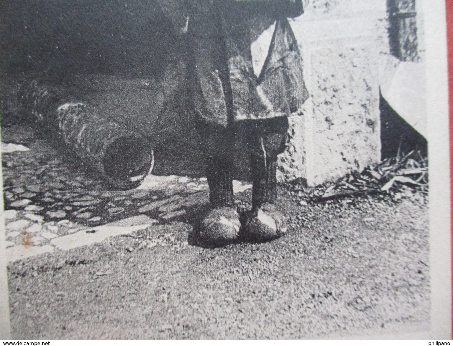 Boy With Wooden Shoes  Mailed From Italy   Ref 3421 - Other & Unclassified