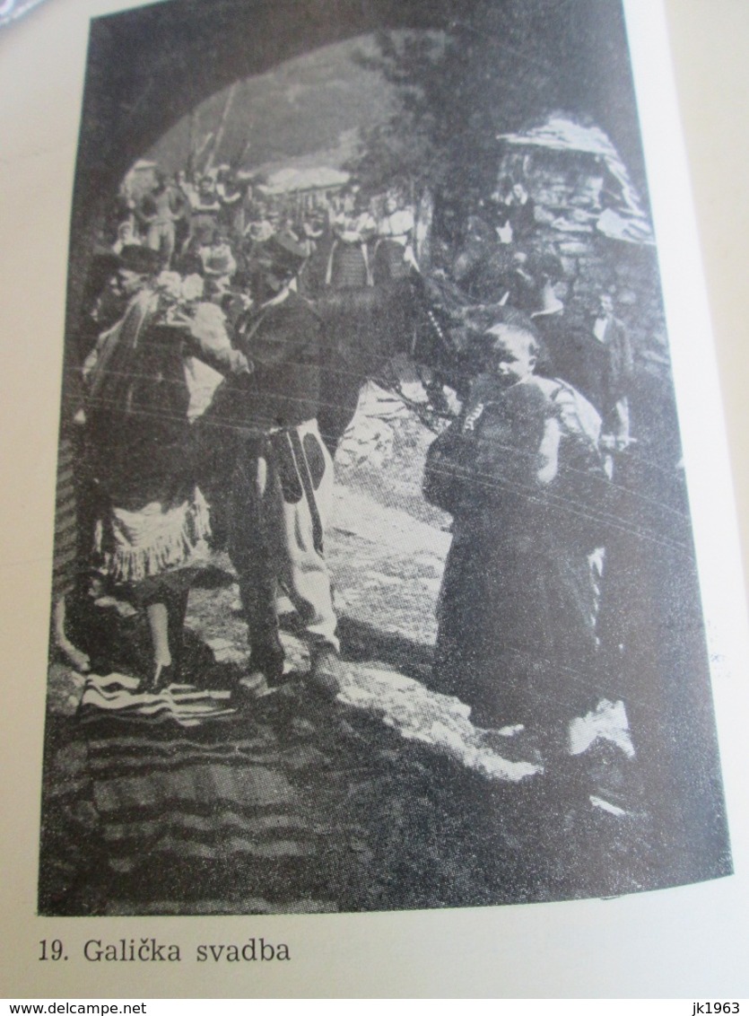 MACEDONIA TURISTIČKI VODIČ, TOURIST GUIDE, 1956, WITH  PHOTOS AND MAP