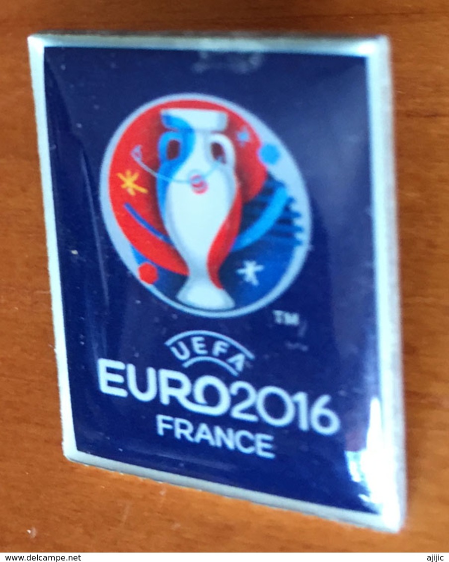 UEFA EURO FOOTBALL 2016 FRANCE.  Pin Officiel Neuf Dans Son Emballage - Autres & Non Classés