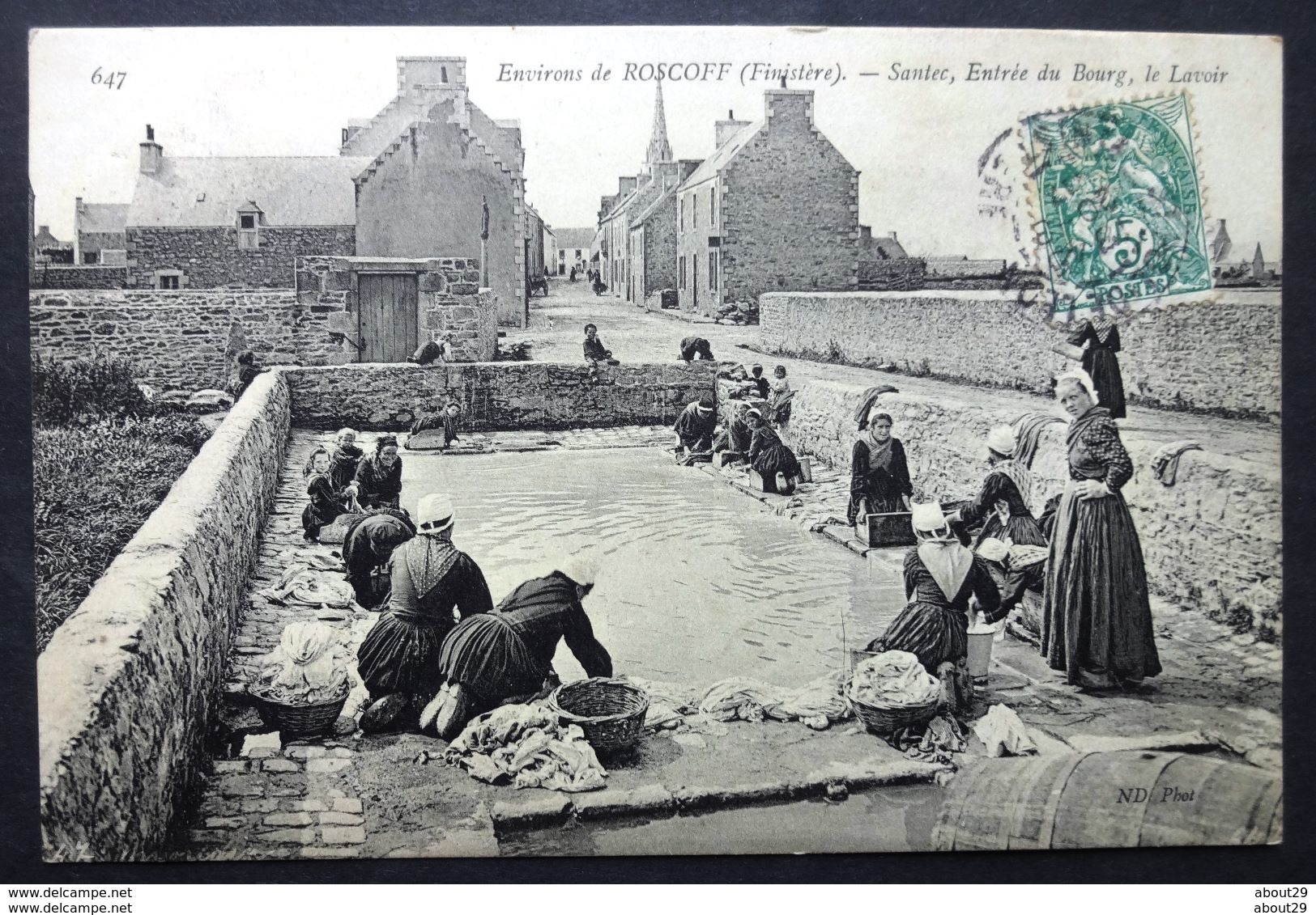 CPA 29 SANTEC - Entrée Du Bourg - Le Lavoir - ND 647 - Ref. F 149 - Roscoff