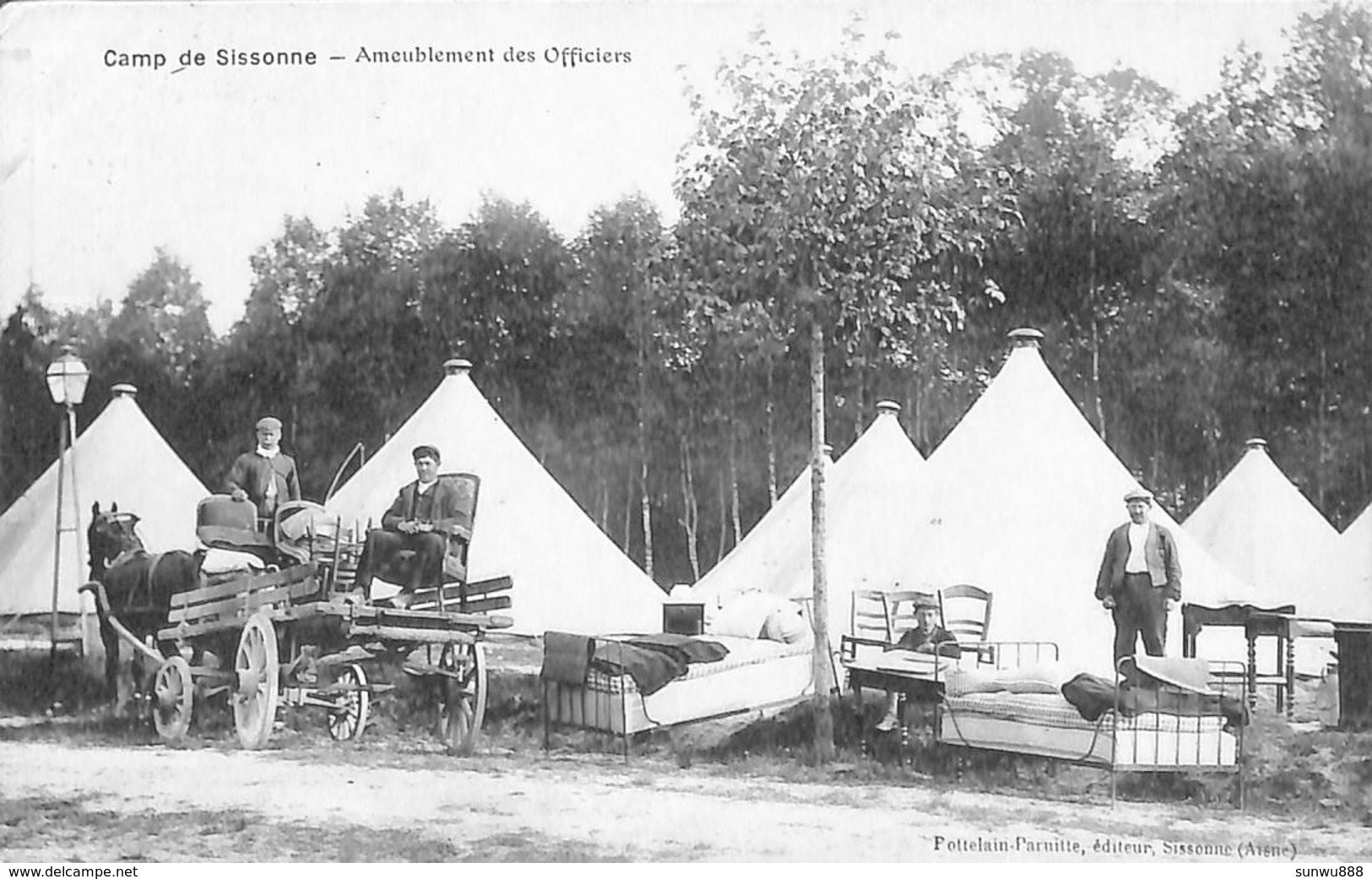 02 - Camp De Sissone - Ameublement Des Officiers (animée, Pottelain-Paruitte 1910) - Sissonne