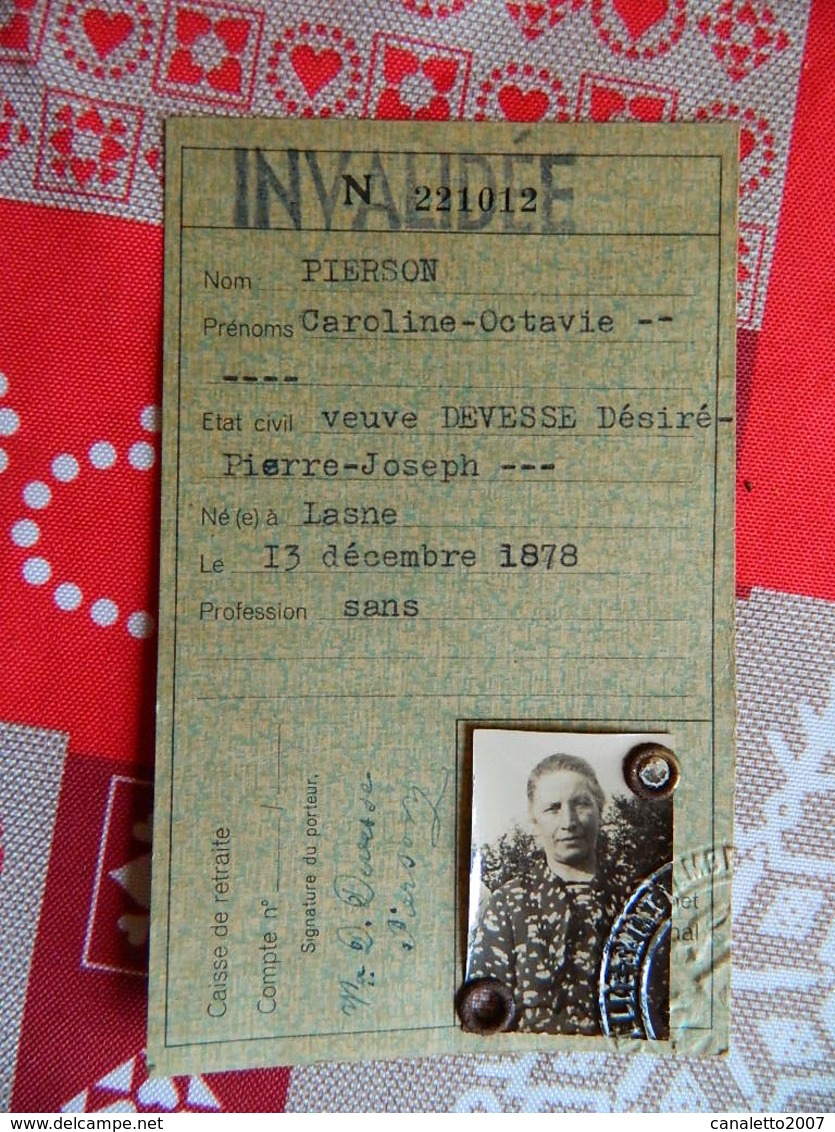 LASNE-CHAPELLE SAINT LAMBERT-NIVELLES::CARTE D'IDENTITE INVALIDEE DE 1952 DE PIRSON CAROLINE EPOUSE DEVESSE DESIRE - Unclassified