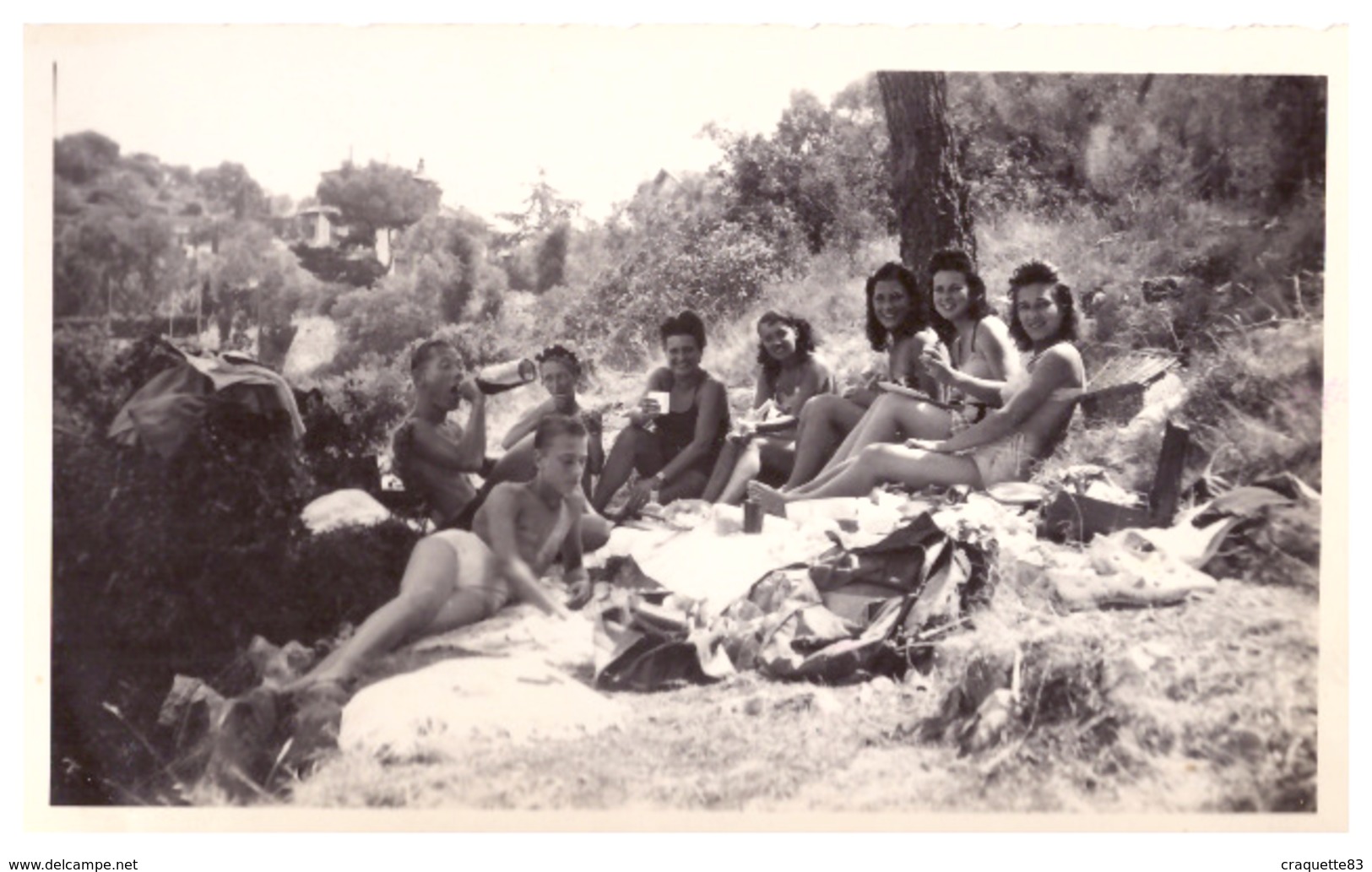 PASSABLE   JEUNES GENS EN MAILLOT DE BAIN PIQUE NIQUE  JUILLET 1945 - Places