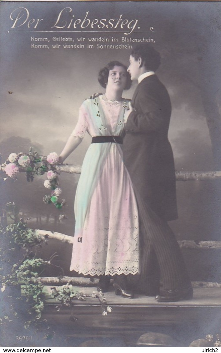 AK Der Liebessteg - Mann Und Frau Auf Steg M Blumen - Feldpost Inf. Rgt. Graf Dönhoff (7. Ostpr.) Nr. 44 - 1916 (41813) - Paare