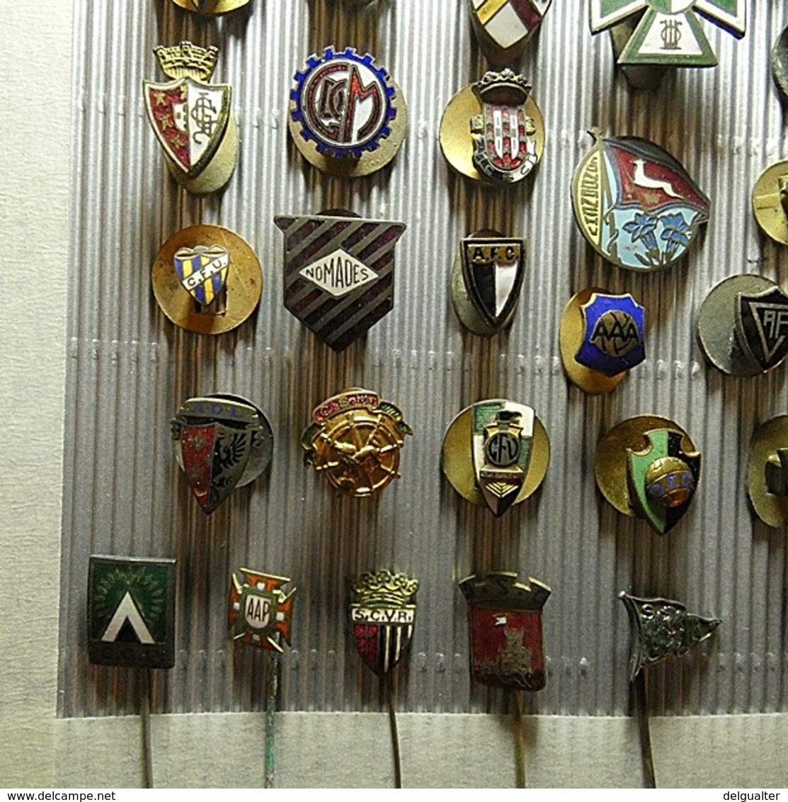 Lot 62 Old Pins - Almost All Sports Club Emblems - Lots