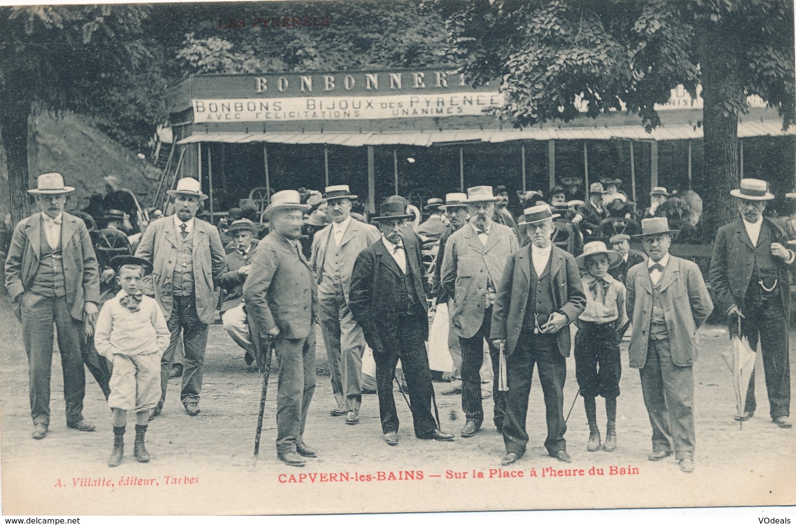 CPA - France - (65) Hautes Pyrénées - Capvern-les-Bains - Sur La Place à L'heure Du Bain - Andere & Zonder Classificatie