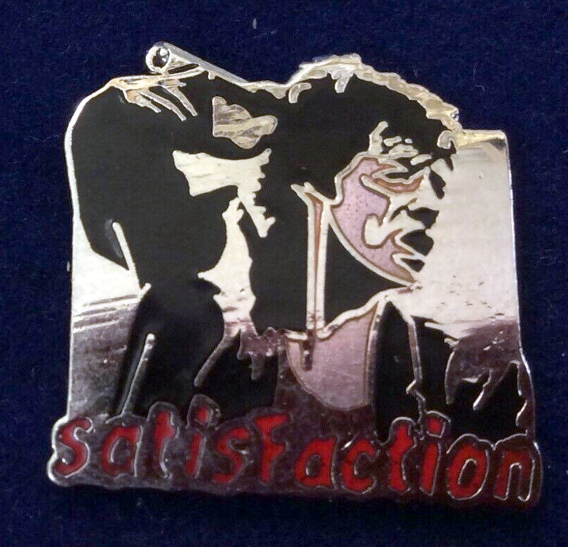 Pin's NEUF EN HOMMAGE à ROLLING STONES SATISFACTION CORNER EGF - Musique