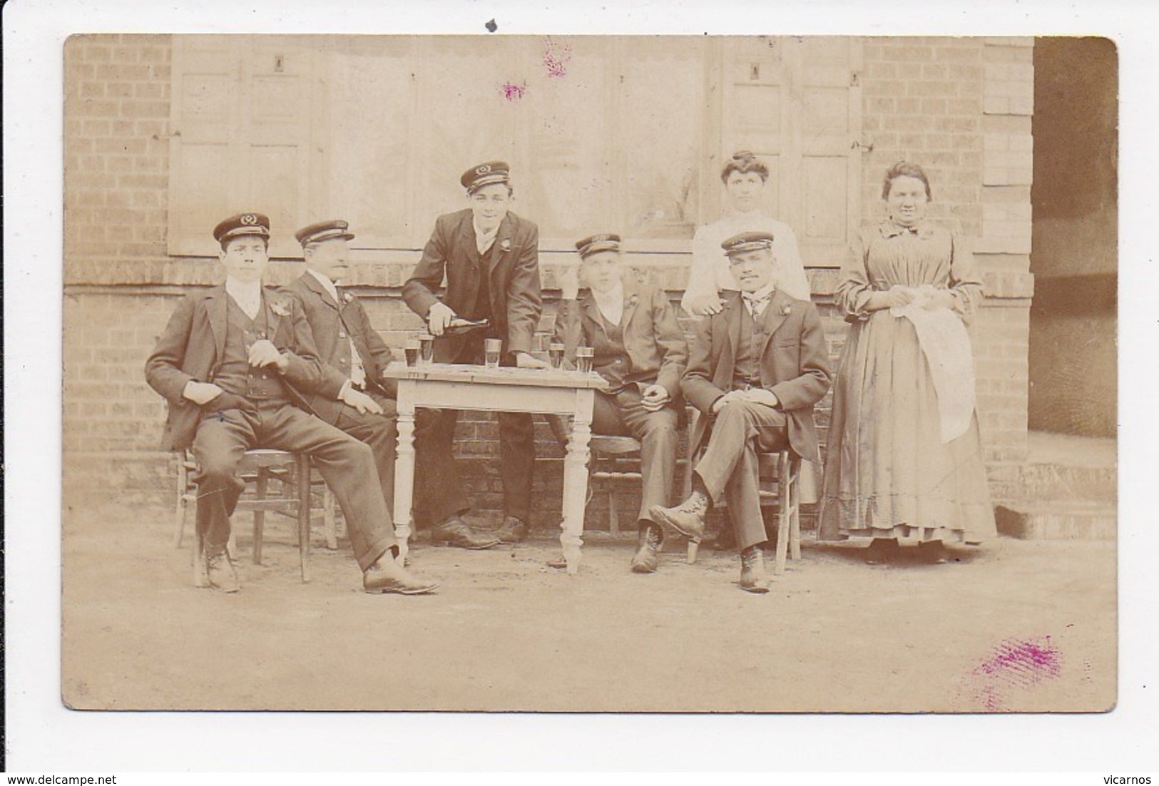 CARTE PHOTO Petit Groupe D'agents D'etat  Prenant Un Verre - To Identify