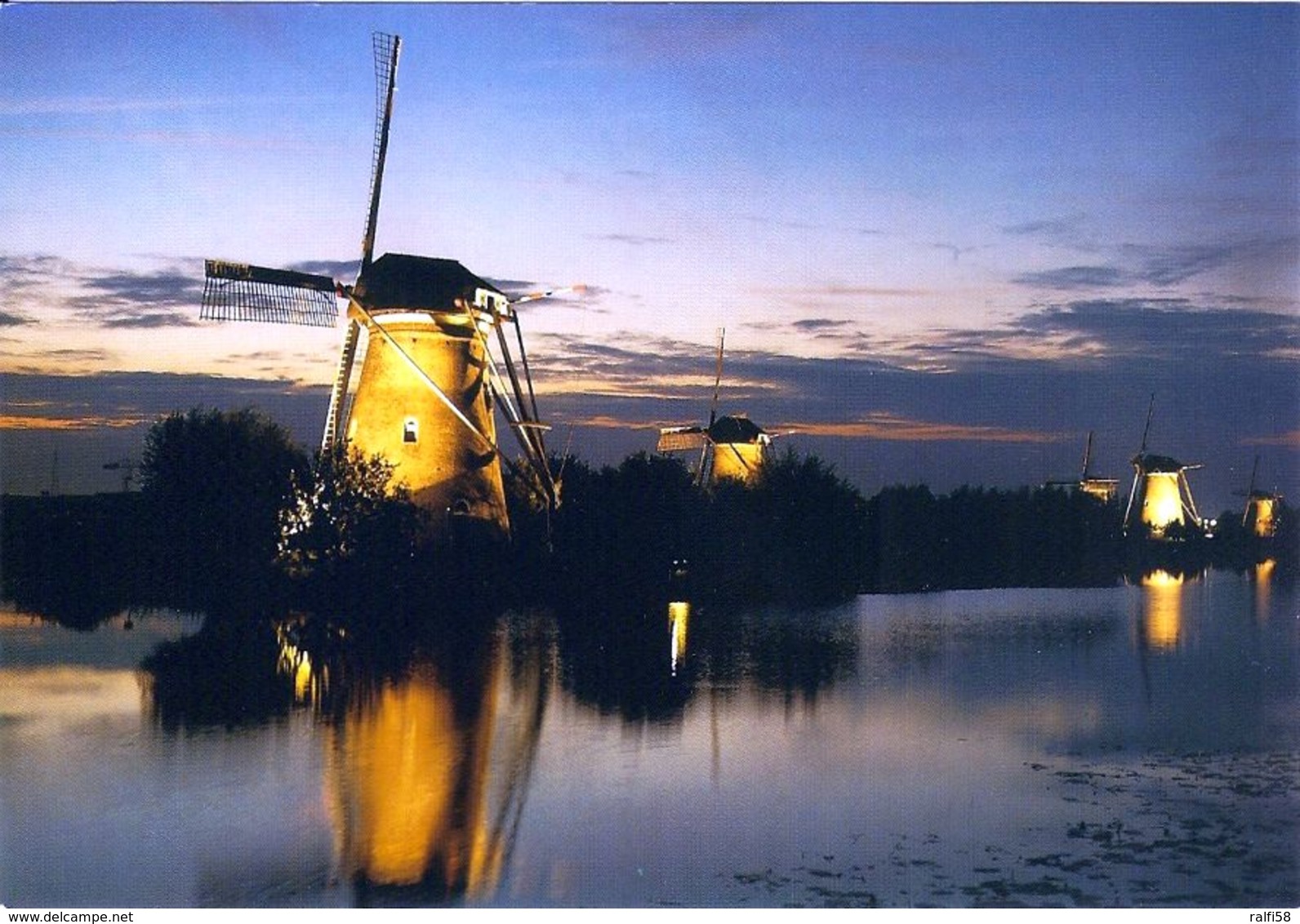 1 AK Niederlande * Kinderdijk Das Dorf Mit Den 19 Windmühlen - Kinderdijk Gehört Seit 1997 Zum UNESCO Weltkulturerbe * - Kinderdijk