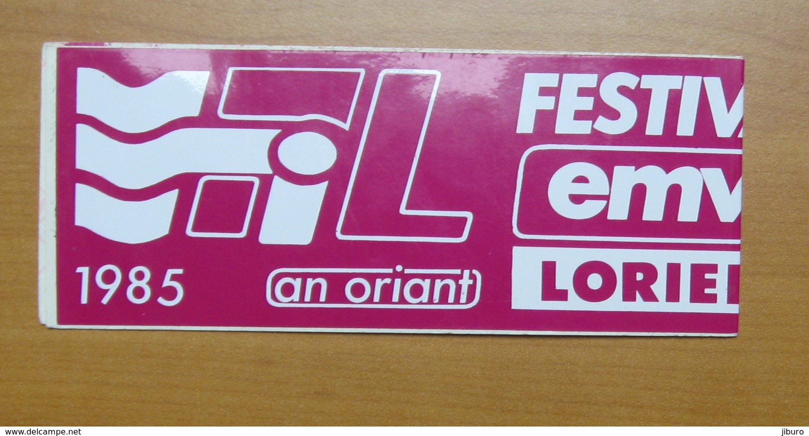 Autocollant Sticker 33 X 7 Cm Publicité Festival Interceltique Lorient 1985 Emvold Ar Gelted (musique Celte) 21ADH19 - Stickers