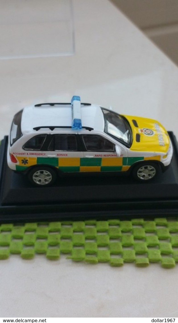 Hongwell - Bmw X5 British Ambulance. 1:76 - Echelle 1:76