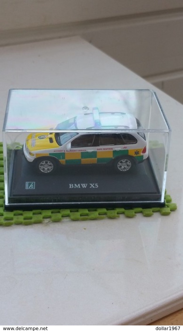 Hongwell - Bmw X5 British Ambulance. 1:76 - Escala 1:76