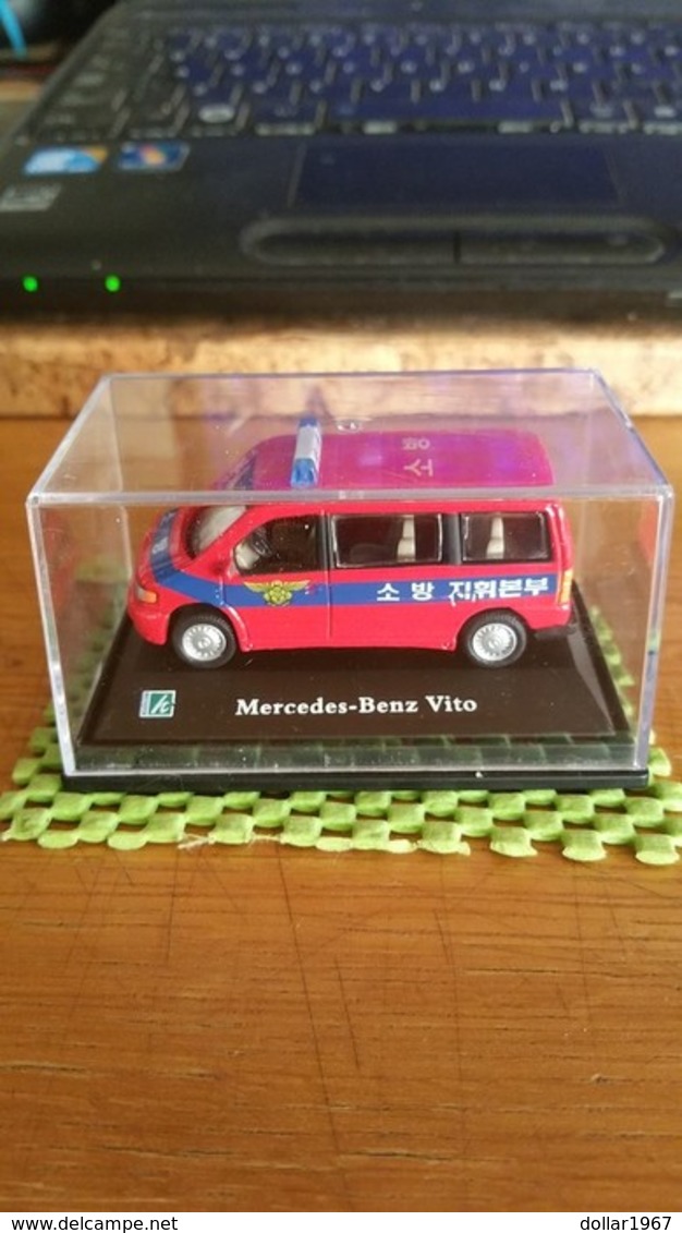 Hongwell - Mercedes - Benz Vito , Brandweer Polen . 1:76 - Massstab 1:76