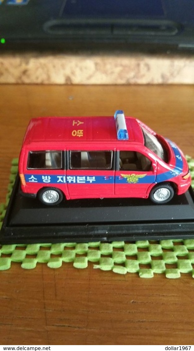 Hongwell - Mercedes - Benz Vito , Brandweer Polen . 1:76 - Escala 1:76