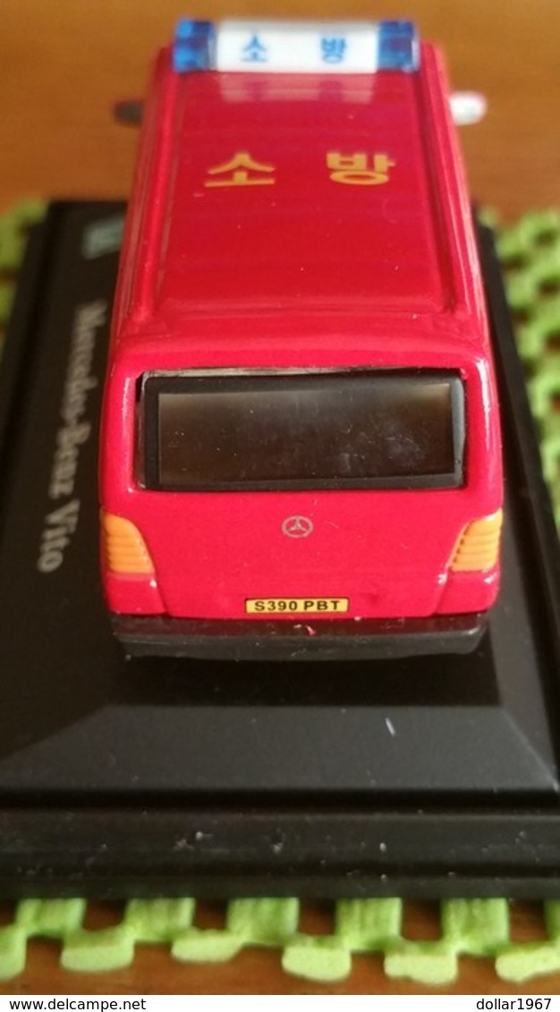 Hongwell - Mercedes - Benz Vito , Brandweer Polen . 1:76 - Scale 1:76