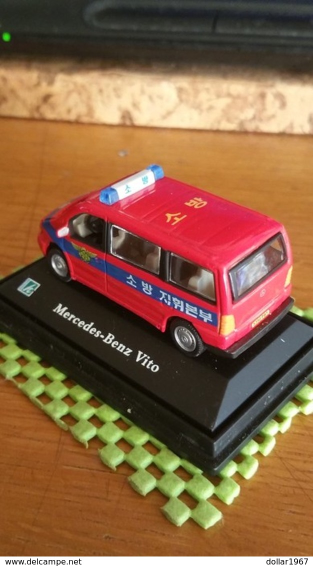 Hongwell - Mercedes - Benz Vito , Brandweer Polen . 1:76 - Massstab 1:76