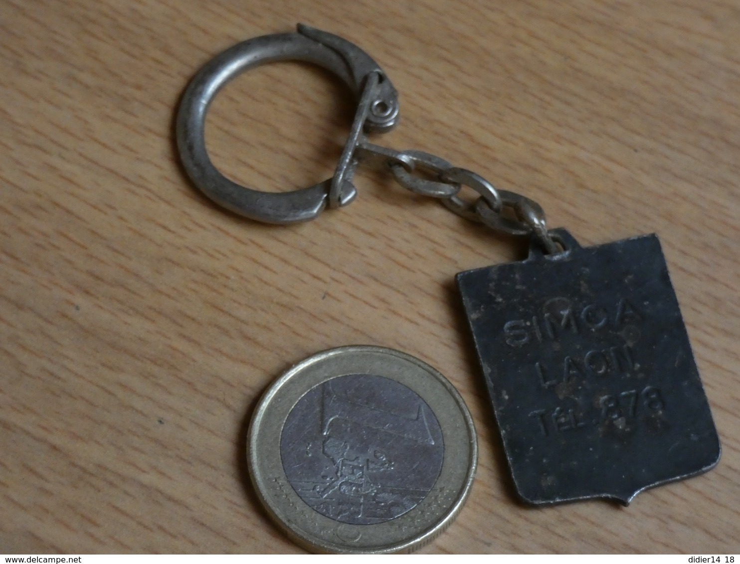 PORTE CLES METAL  SIMCA. LAON  TEL878. - Key-rings