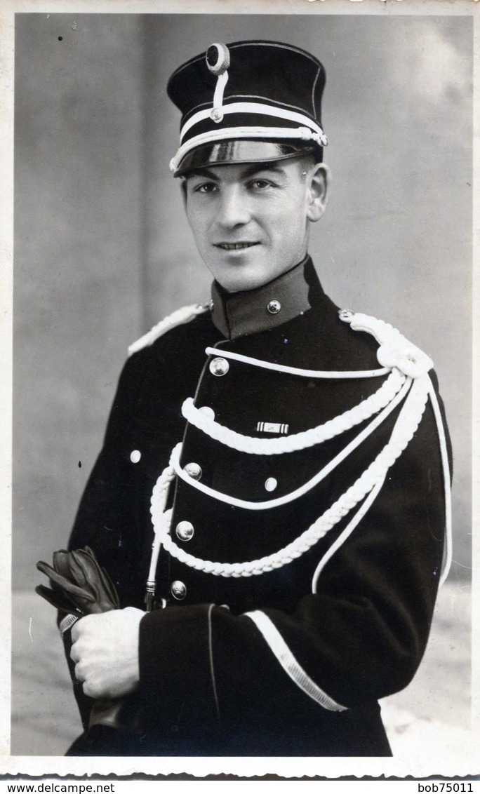 Carte Photo D'un Gendarme Belge Souriant - War, Military