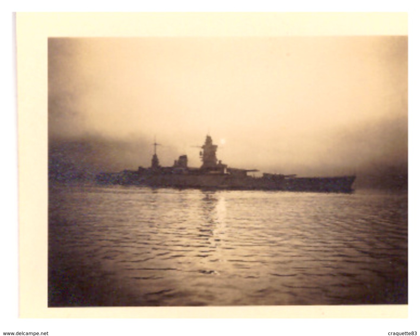 BATEAU DE GUERRE EN MER    PHOTO SEPIA - Boten