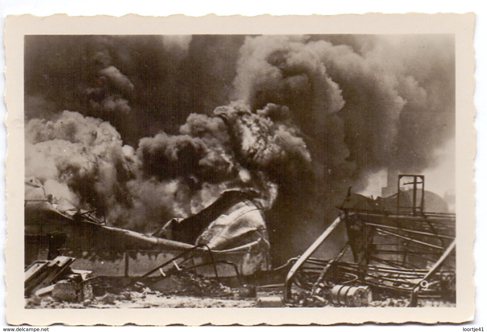 Foto Photo - Oorlog Guerre 1939 - 1945 - Zeebrugge - Strand - Plage - Brand  N°9 - Guerre, Militaire