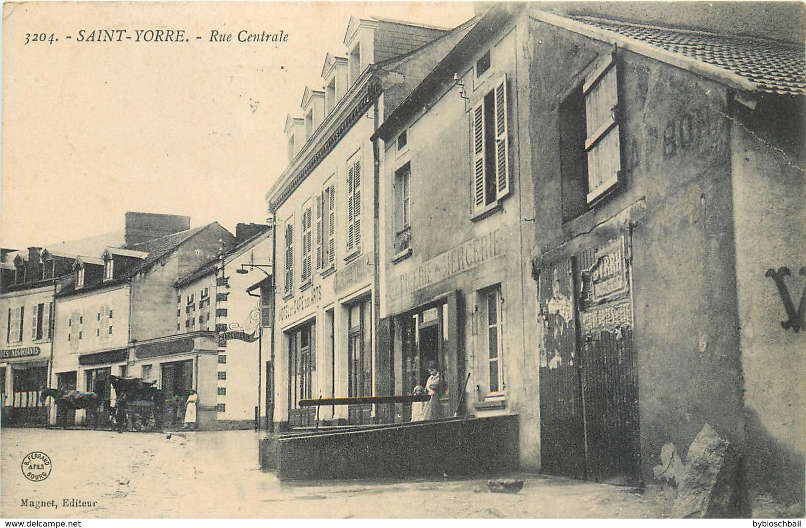 CPA 03 Allier St Saint Yorre Rue Centrale Hotel Café Epicerie Mercerie Attelage - Autres & Non Classés