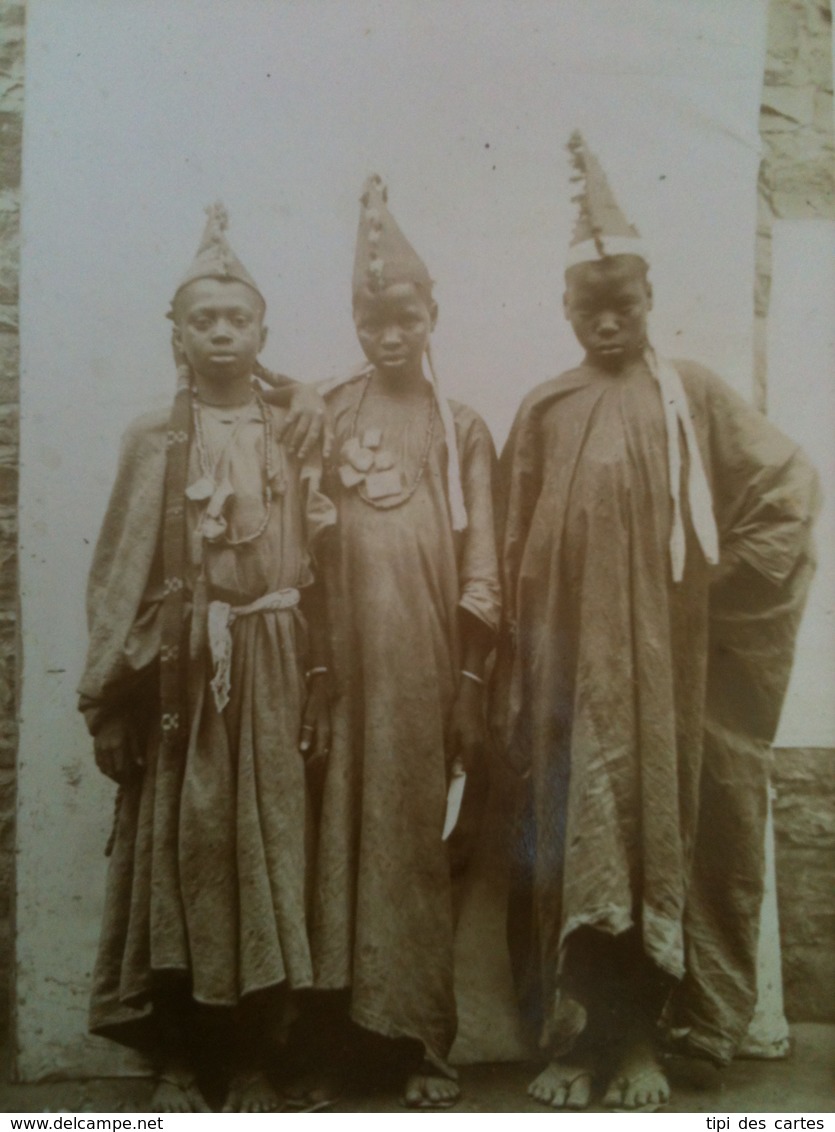 Photo - Mali Soudan Français - Kayes - Jeunes Toucouleurs, Habits Ethniques, Couteau Traditionnel, Ca1898 - Antiche (ante 1900)
