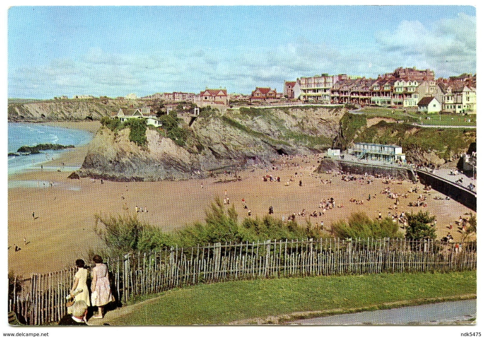 NEWQUAY : TOWAN BEACH LOOKING TOWARDS THE PENHALLOW HOTEL - Newquay